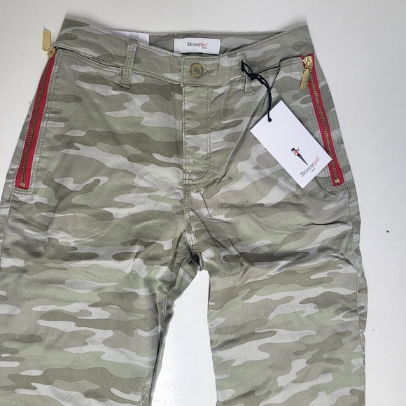 New! Skinnygirl Mid-Rise Cheryl Jogger Pants Camo - Picture 3 of 8